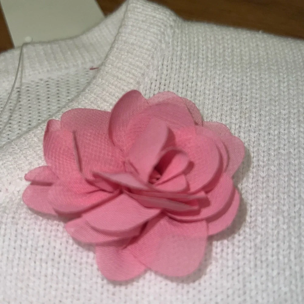 Gymboree girls white shrug with pink flower NWT size Large (10-12)